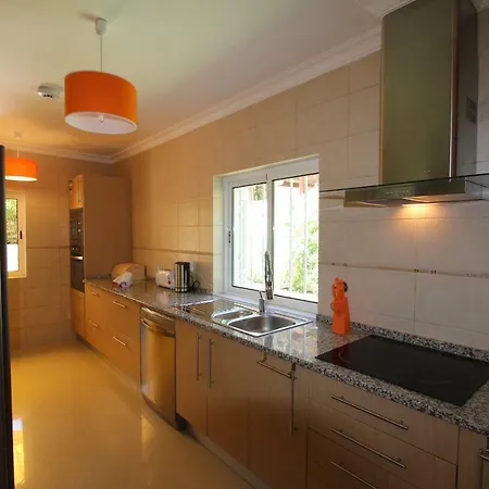 Maelou 77 - Clever Details Vila